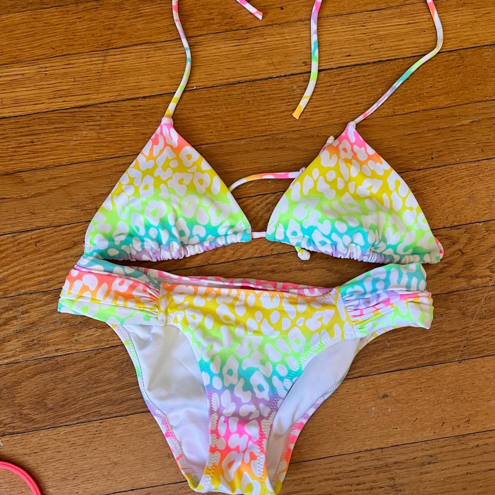 Vintage Y2K Victoria’s Secret leopard bikini!!